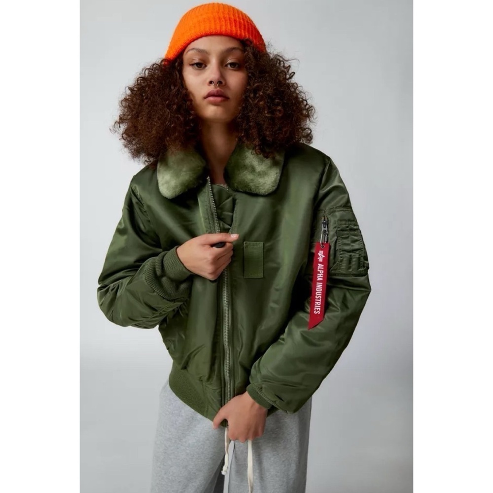 New Alpha Industries Bomber Jacket B15 Flight Fur Collar Nylon in Green